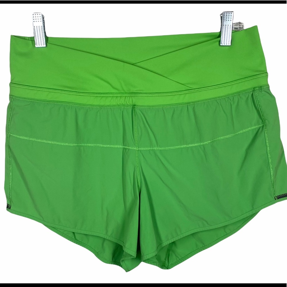 Lululemon Solid Green Crossover Front Shorts 8 - image 1